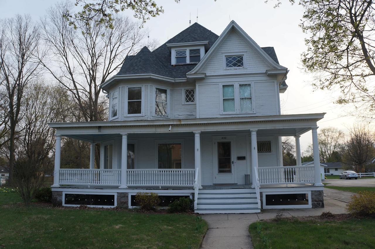 430 Whitewater Ave, Fort Atkinson, WI 53538