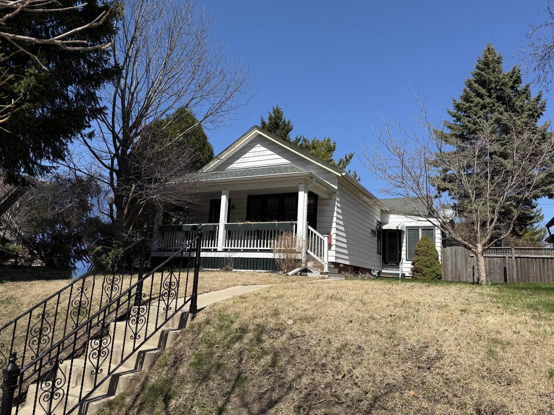 2776 S Superior St, Milwaukee, WI 53207
