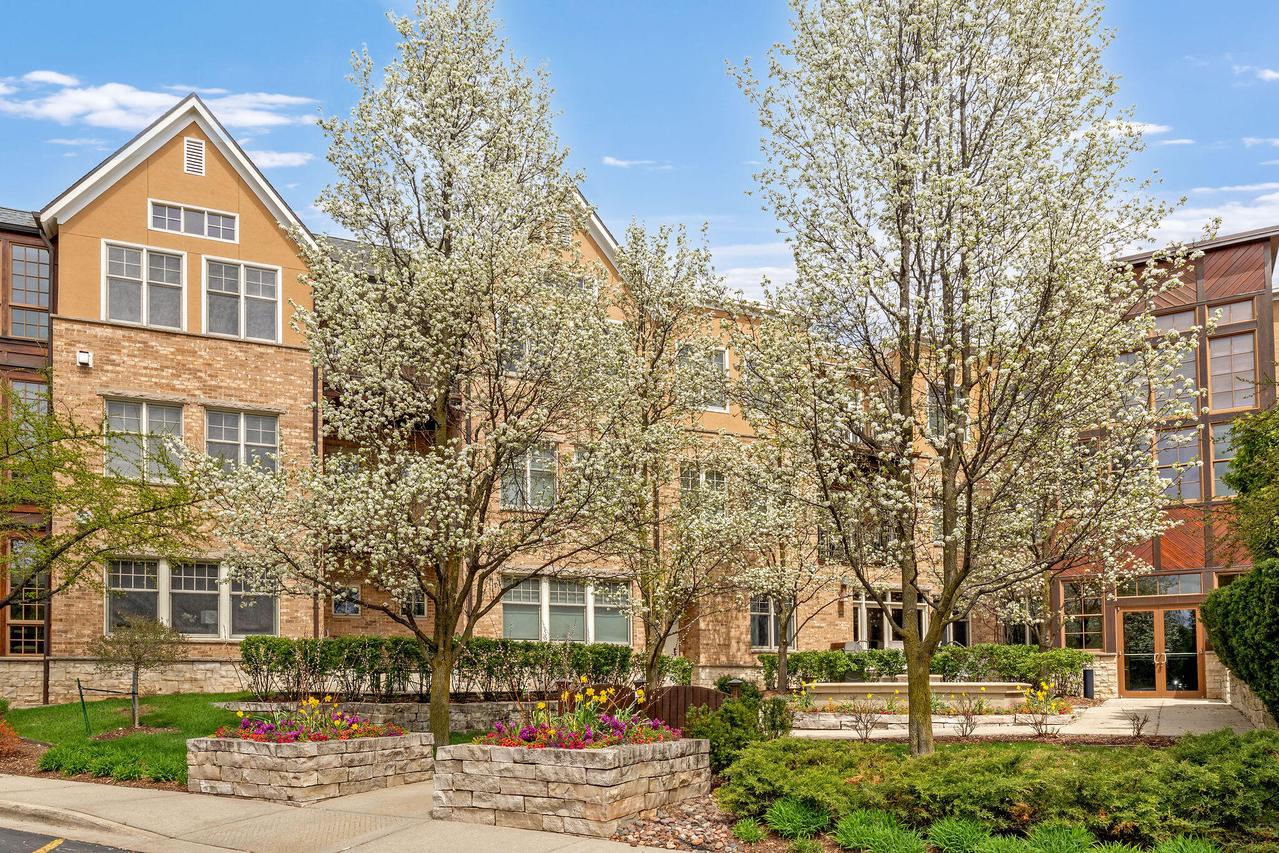 13130 Watertown Plank Rd #109, Elm Grove, WI 53122