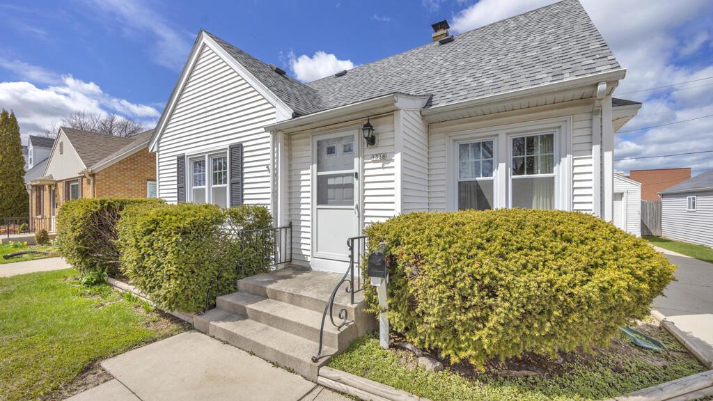 1338 School Ave, Sheboygan, WI 53083