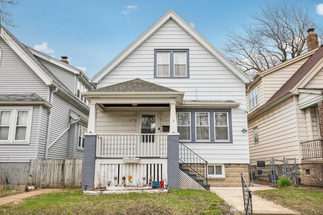 2918 S 7th St, Milwaukee, WI 53215