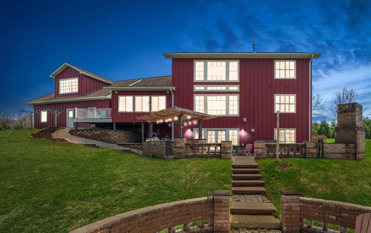 31361 Oak Ridge, Orion, WI 53573