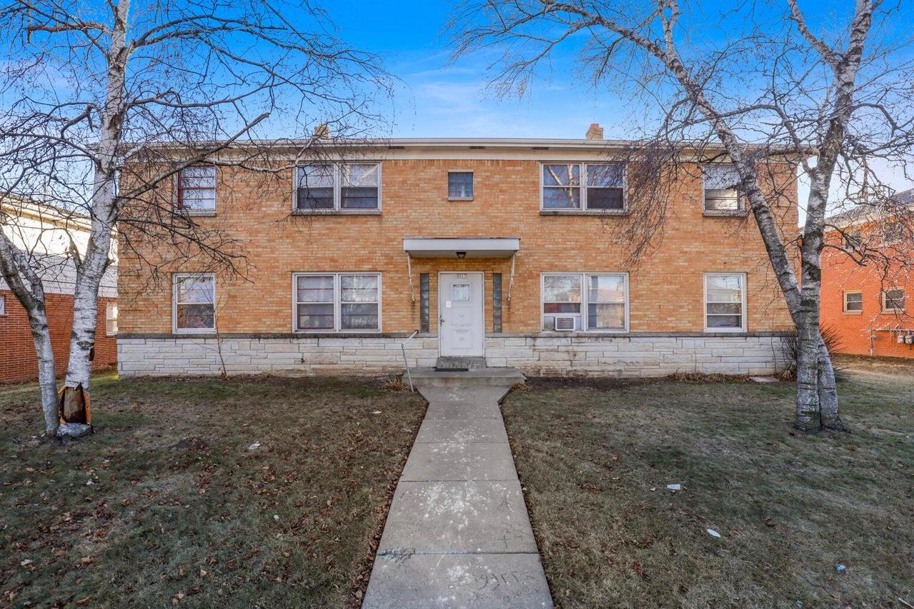 8017 W Hampton Ave, Milwaukee, WI 53218