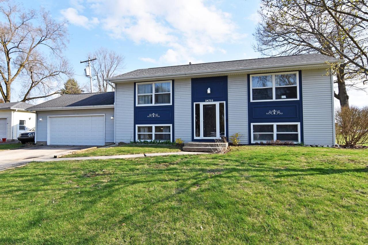 24755 61st St, Paddock Lake, WI 53168