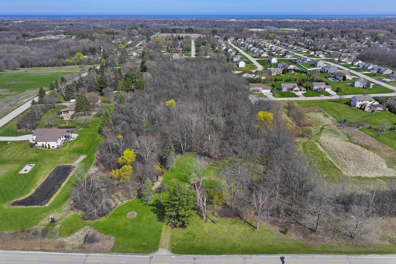 6130 Northwestern Ave, Caledonia, WI 53406