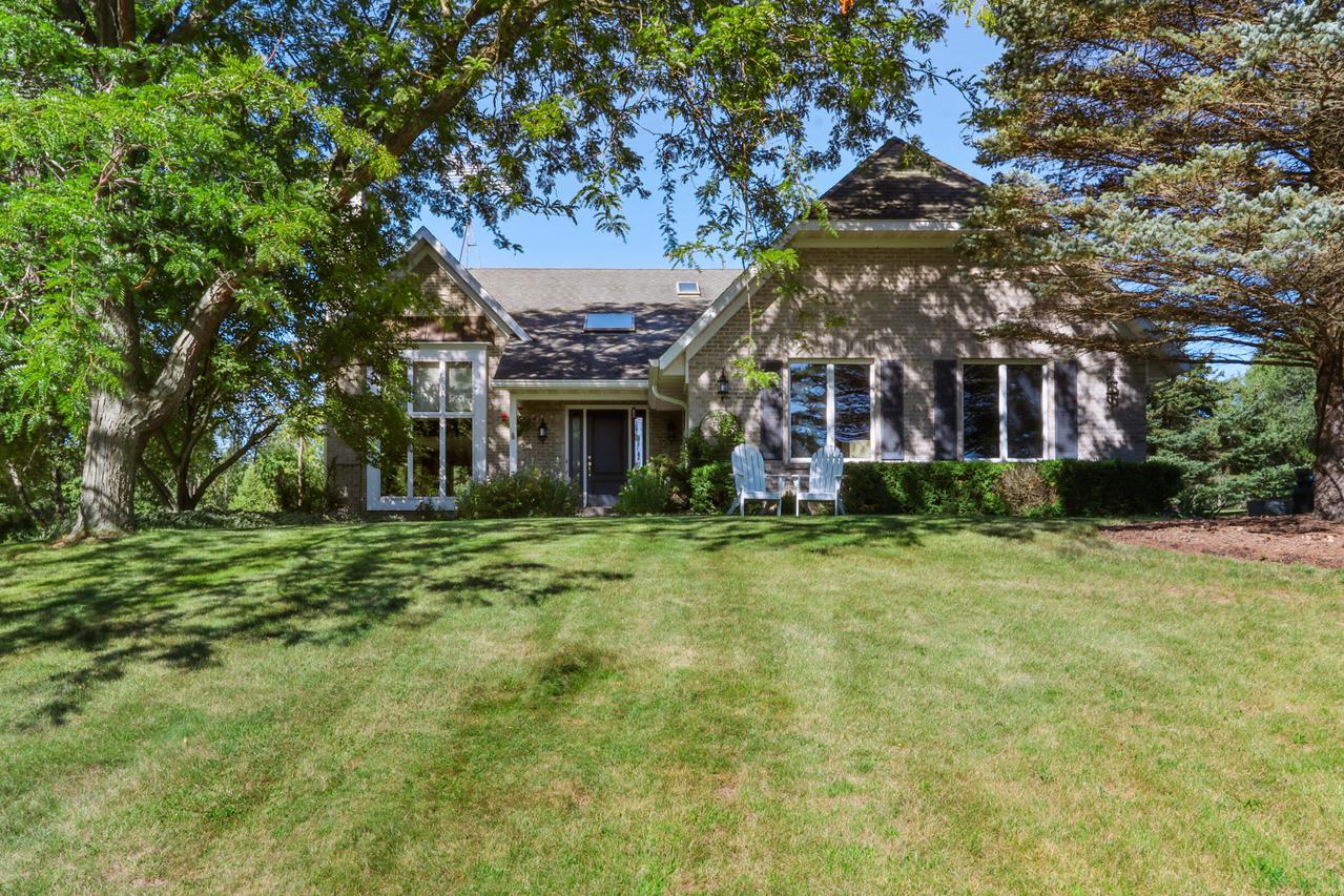 2350 Partridge Woods Ct, Lyons, WI 53105