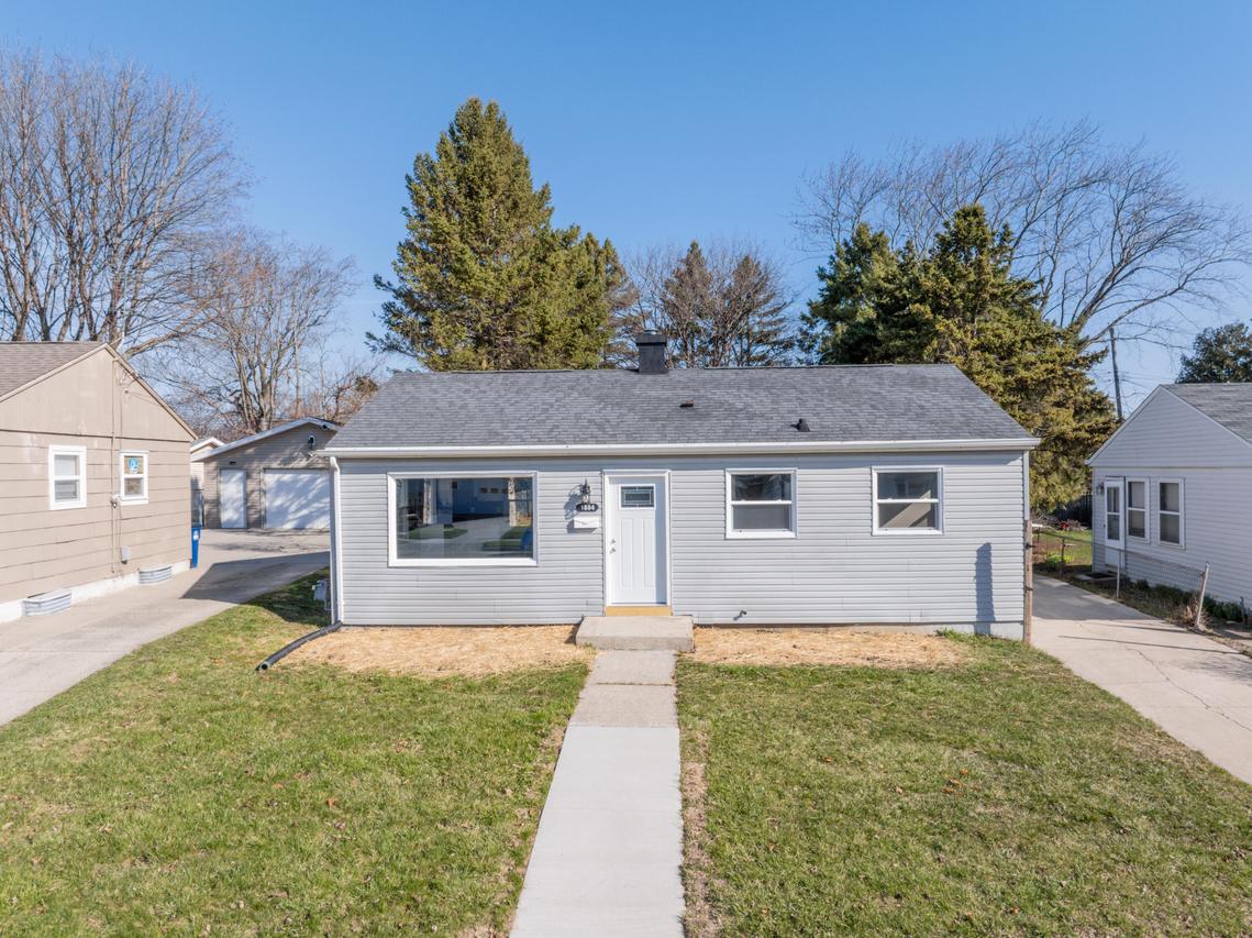 1804 Badger St, Racine, WI 53403