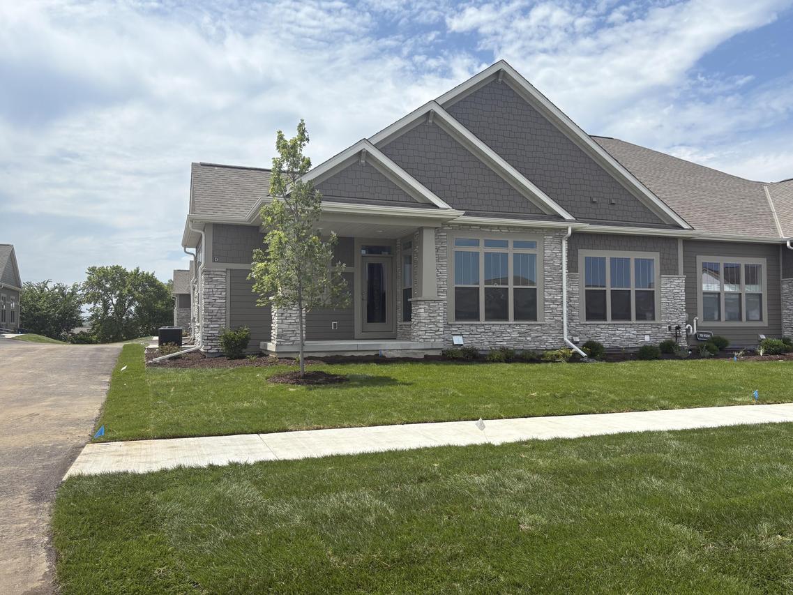 N28W25285 Parkway Ridge, Pewaukee, WI 53072