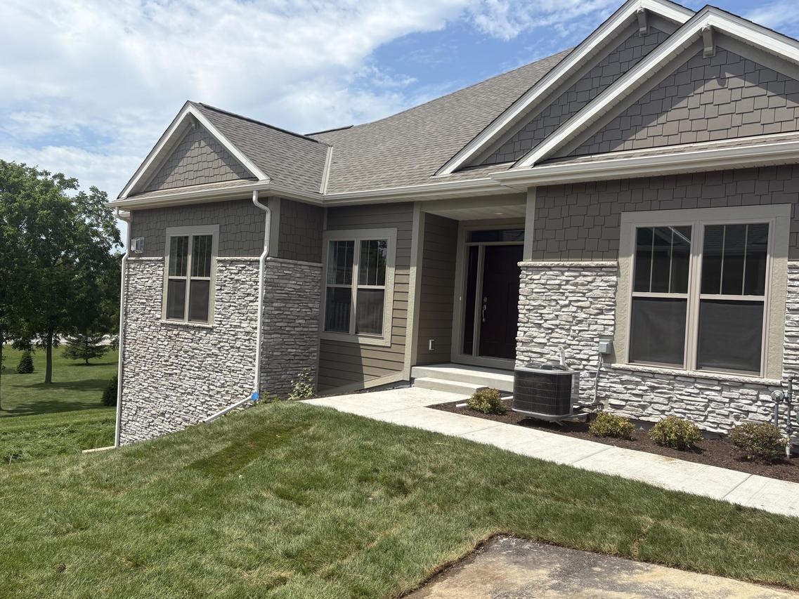 N28W25285 Parkway Ridge, Pewaukee, WI 53072