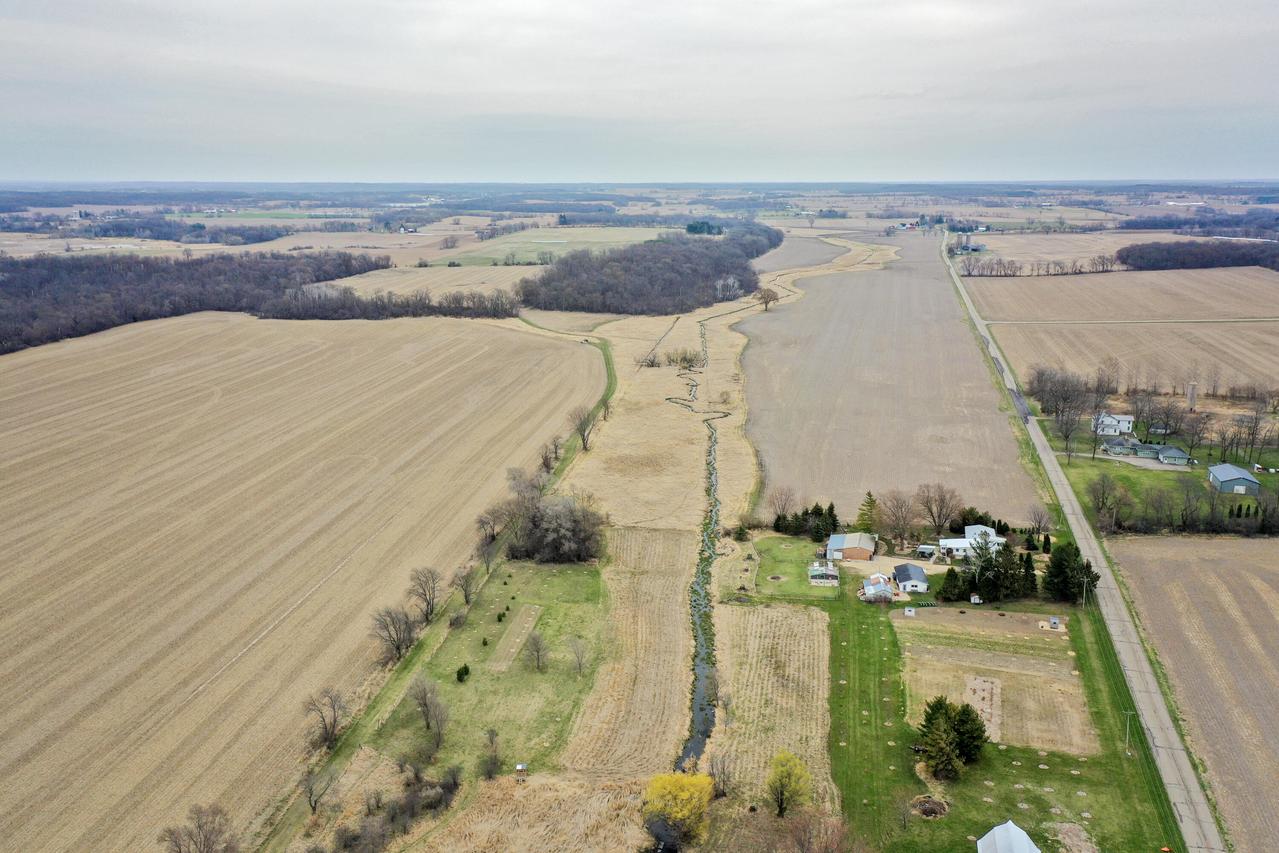 9749 E Six Corners, Johnstown, WI 53190