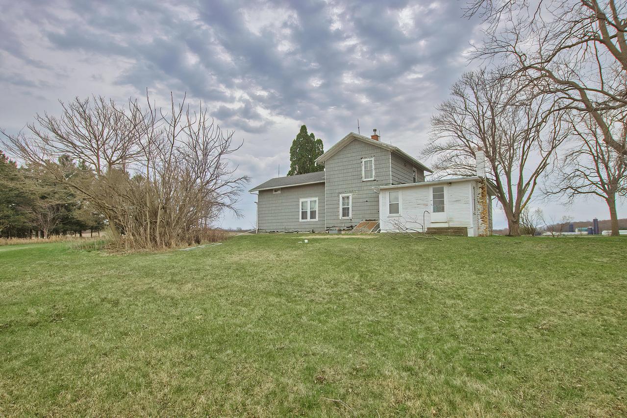 9749 E Six Corners, Johnstown, WI 53190