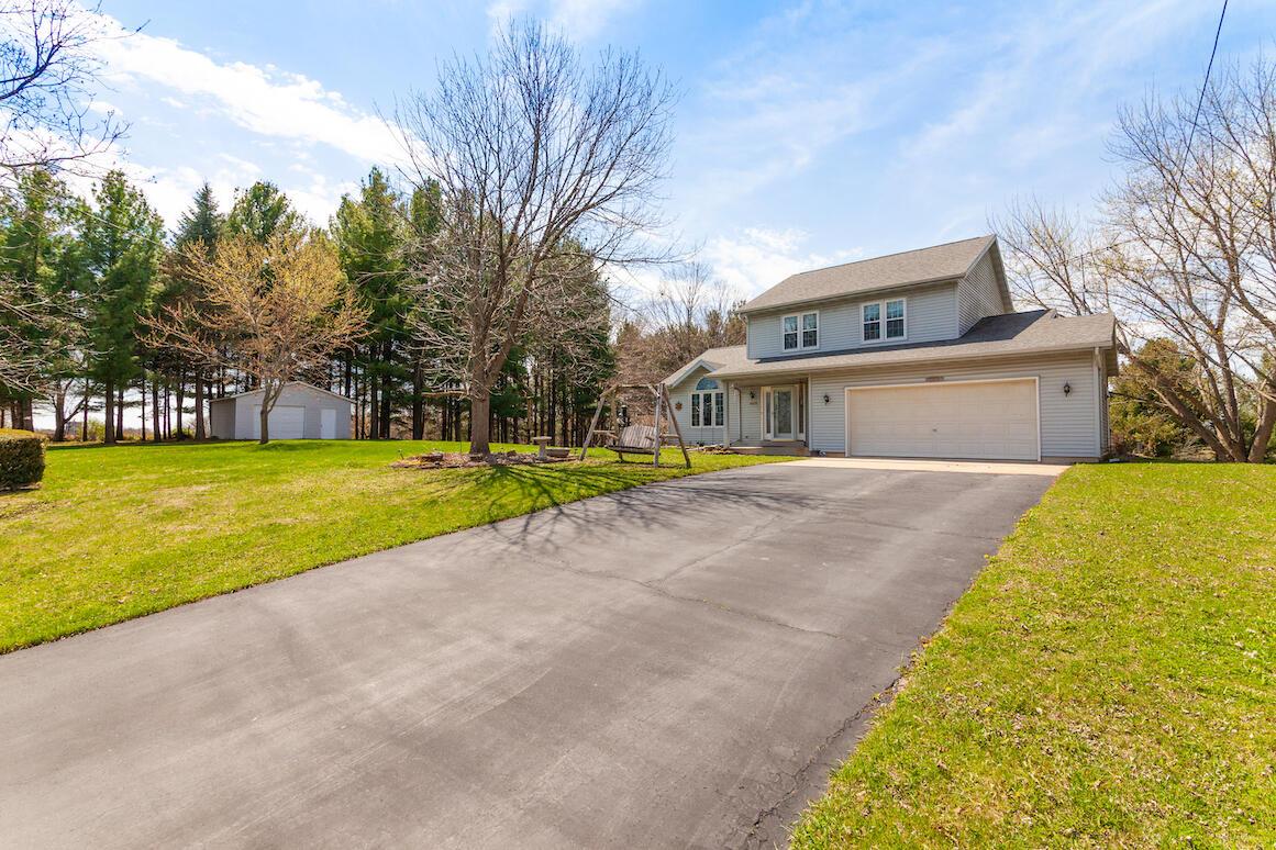 N4893 N Helenville Rd, Jefferson, WI 53137