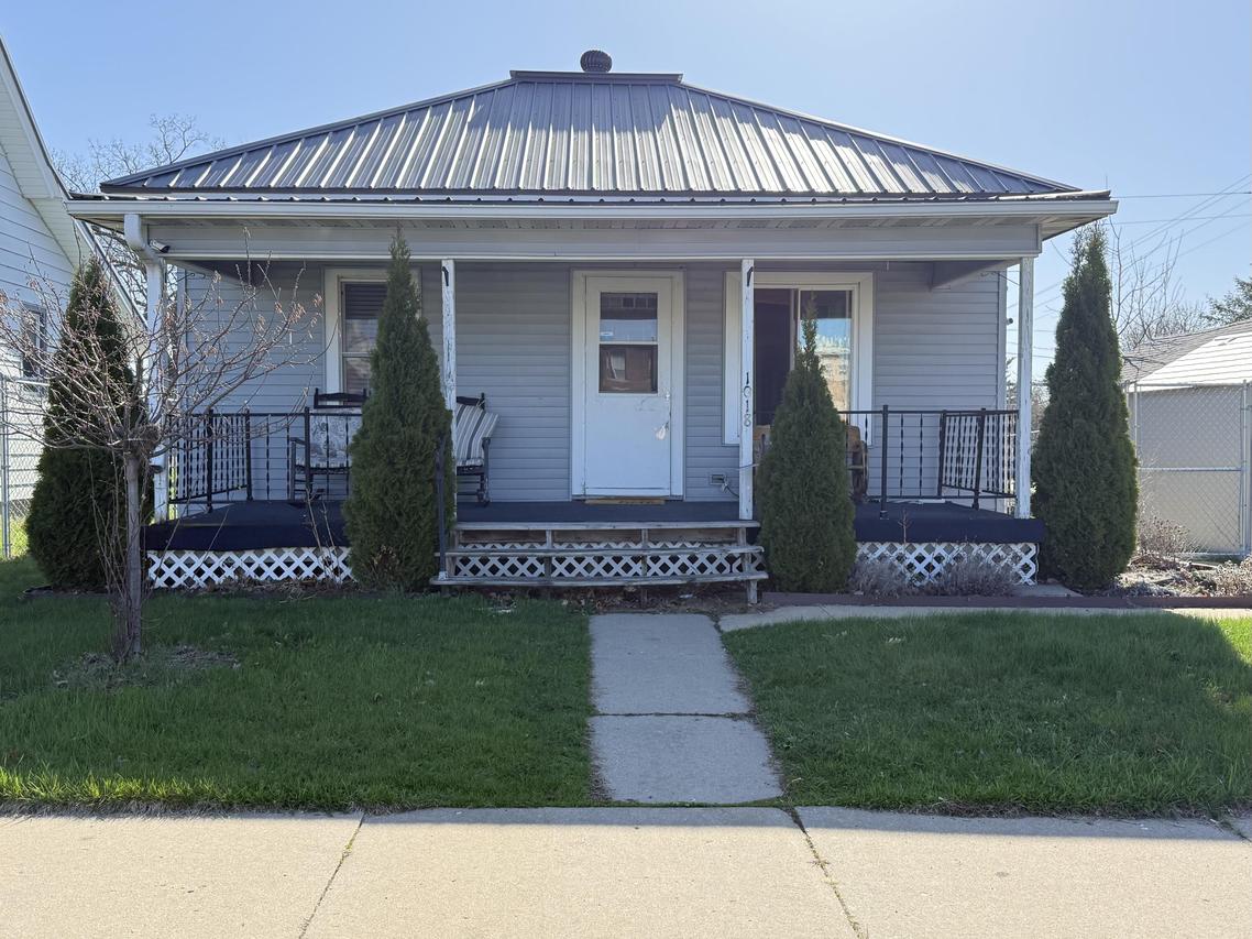 1018 Kilbourn Ave, Tomah, WI 54660