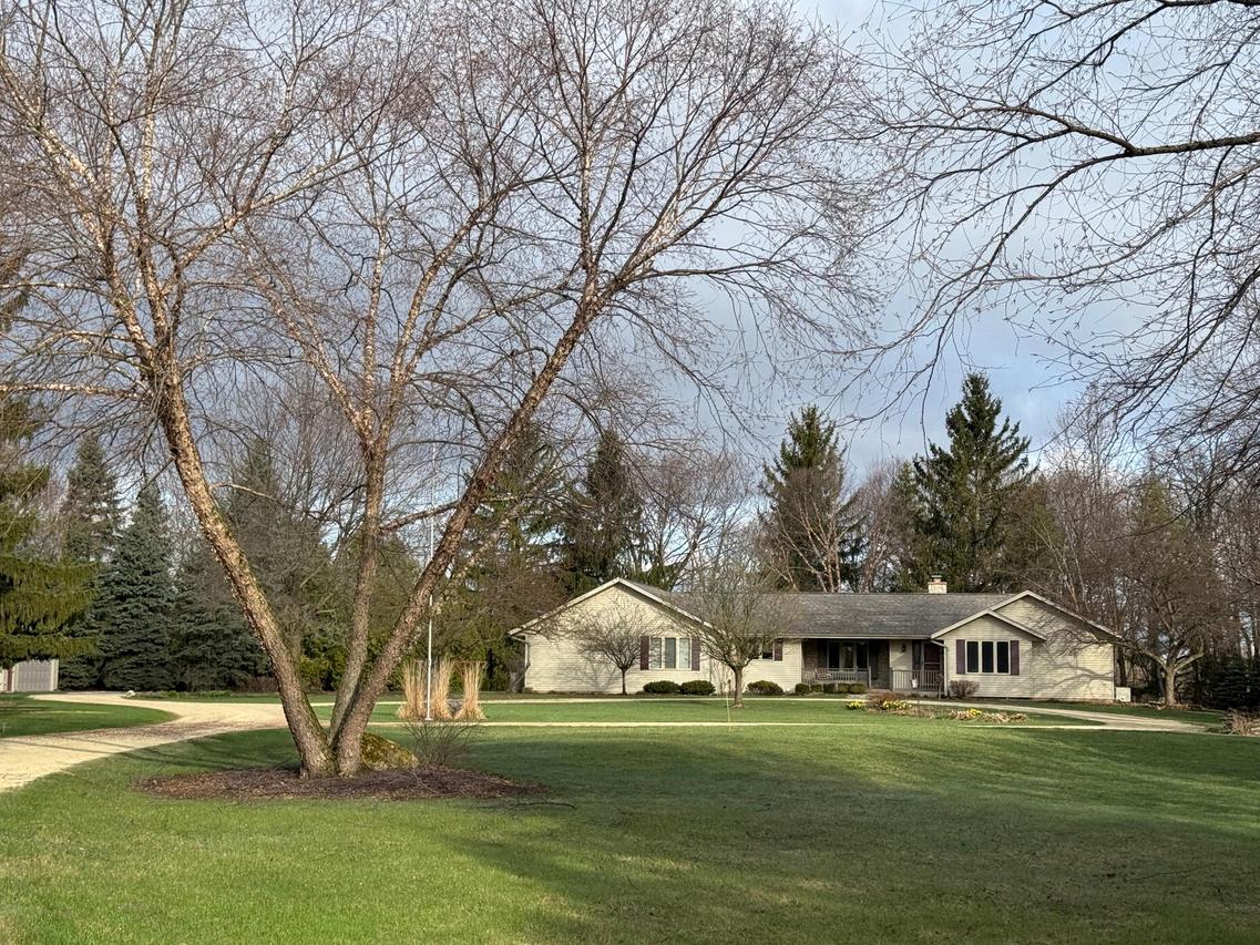 2985 Division Rd, Jackson, WI 53037