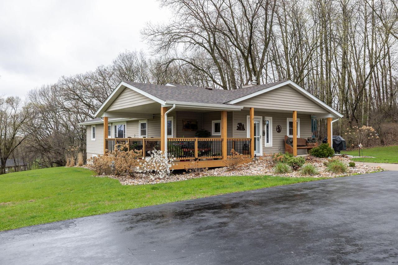 W7312 Sylvester Rd, Holland, WI 54636
