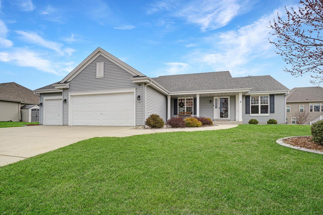 590 Lambert Dr, Slinger, WI 53086