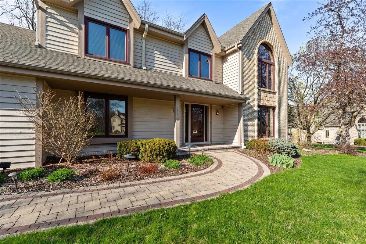 15730 Laura Ln, Brookfield, WI 53005