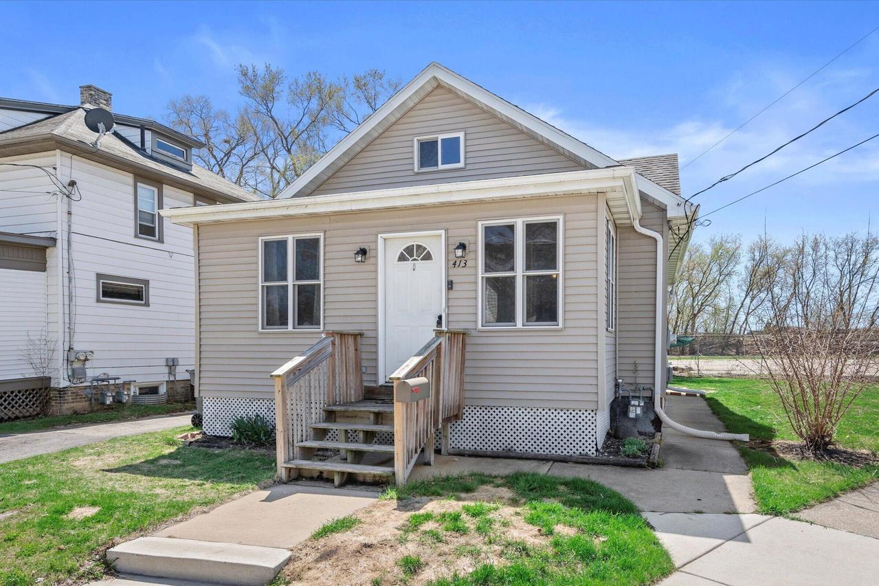 413 W Milwaukee St, Watertown, WI 53094
