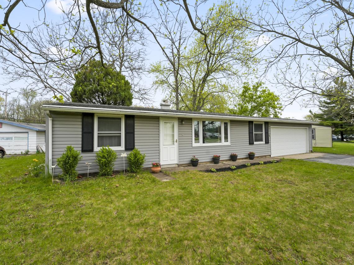 10516 Caddy Ln, Caledonia, WI 53108