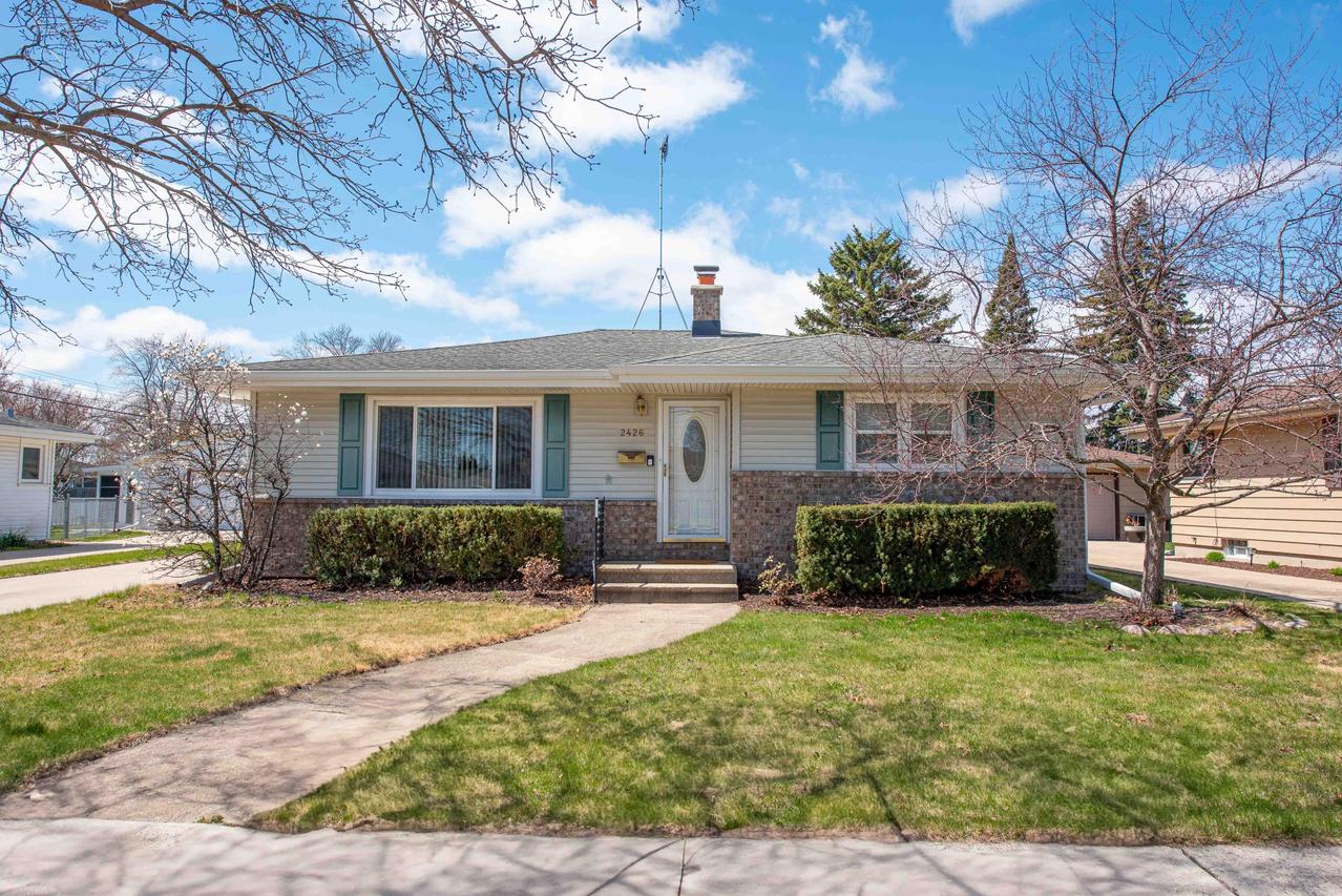 2426 25th Ave, Kenosha, WI 53140