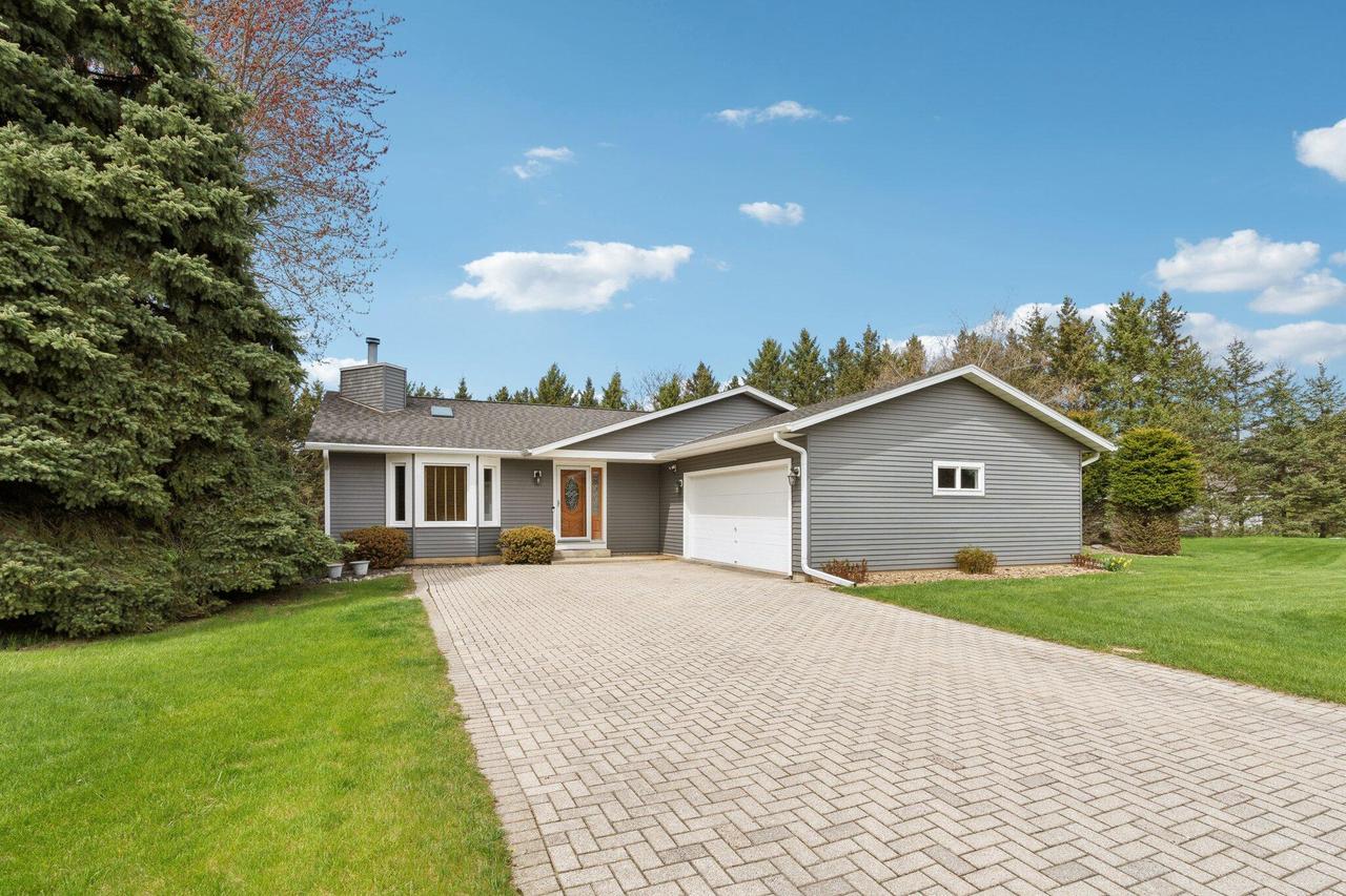 W339N6567 Loghouse Cir, Merton, WI 53066