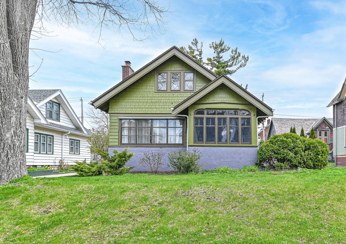 1520 N 48th St, Milwaukee, WI 53208
