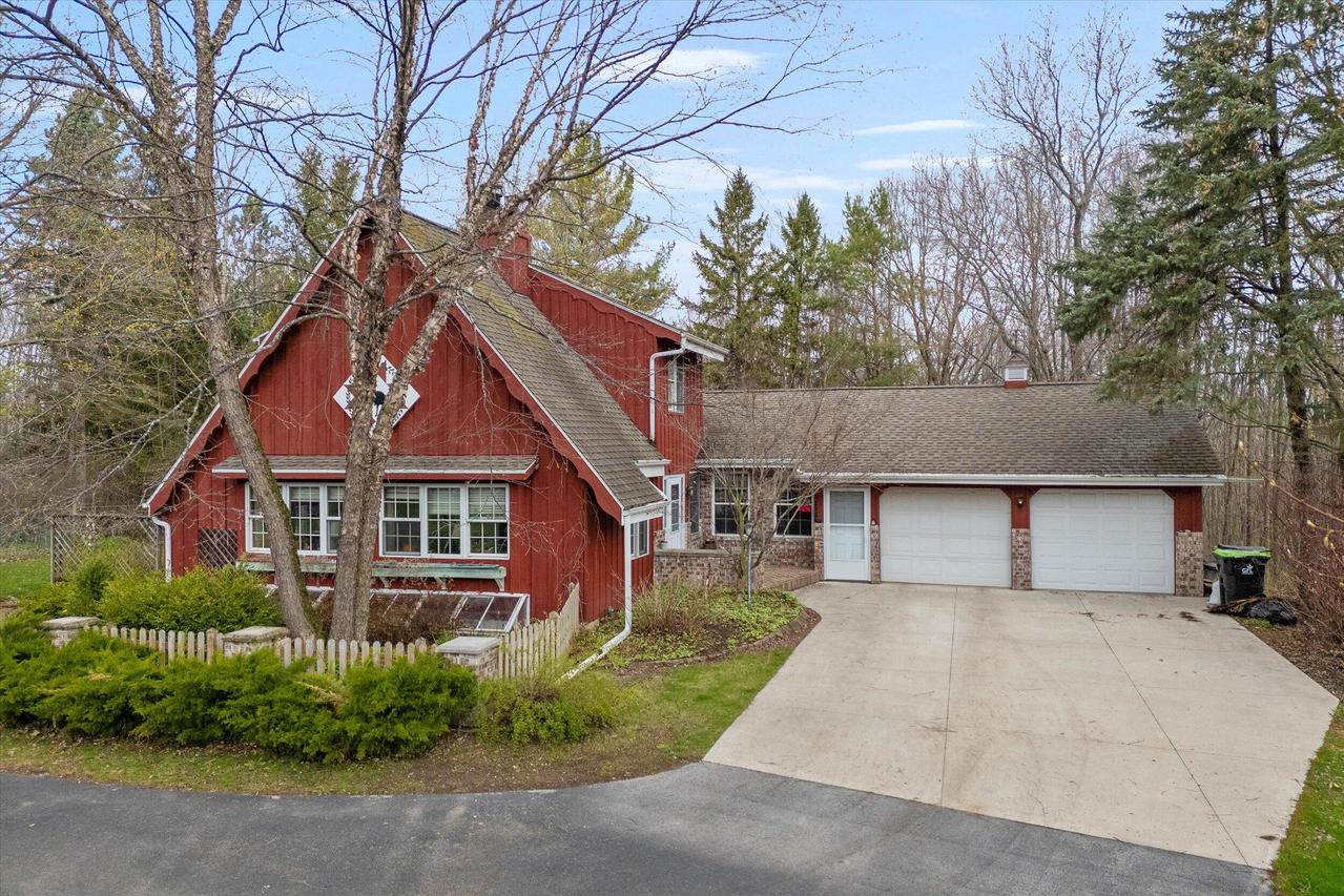 N3058 Hayton Rd, Charlestown, WI 53061