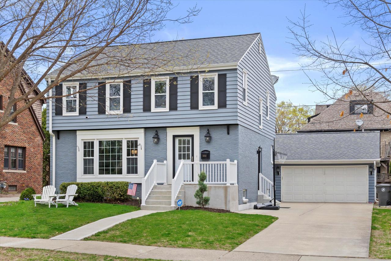 5050 N Larkin St, Whitefish Bay, WI 53217