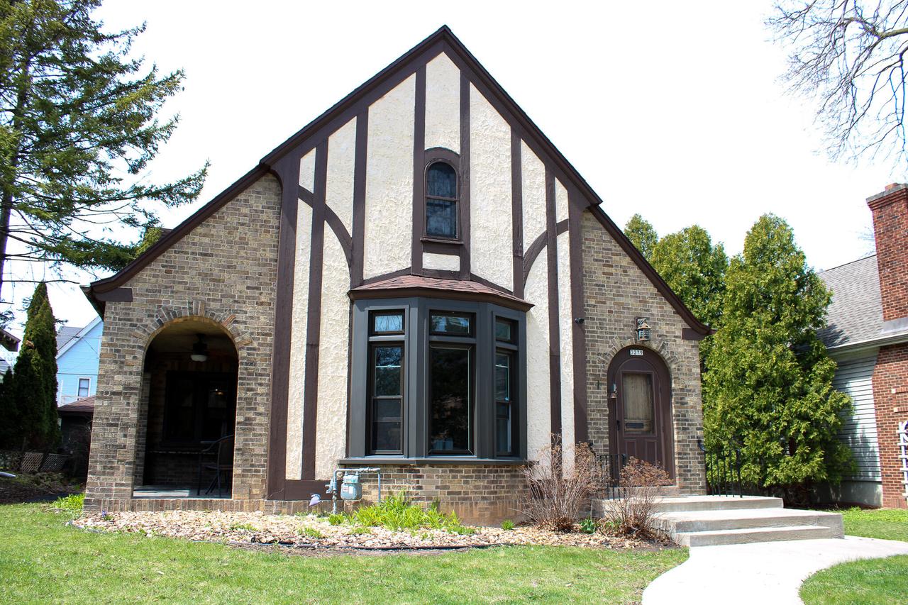 3279 N Cramer St, Milwaukee, WI 53211