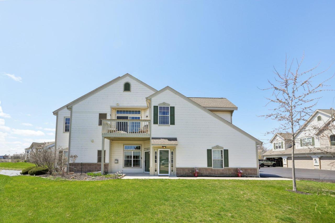 1082 Hastings Ct #201, Mount Pleasant, WI 53406