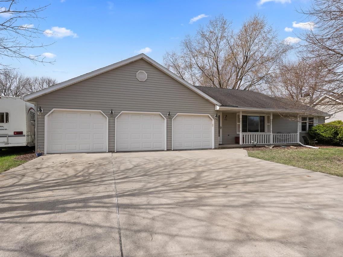 428 N Fox Croft Dr, De Pere, WI 54115