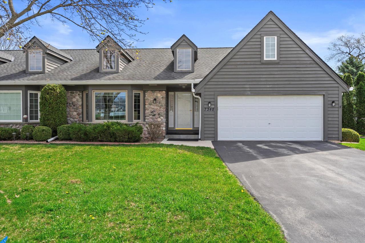 7348 S 77th St, Franklin, WI 53132