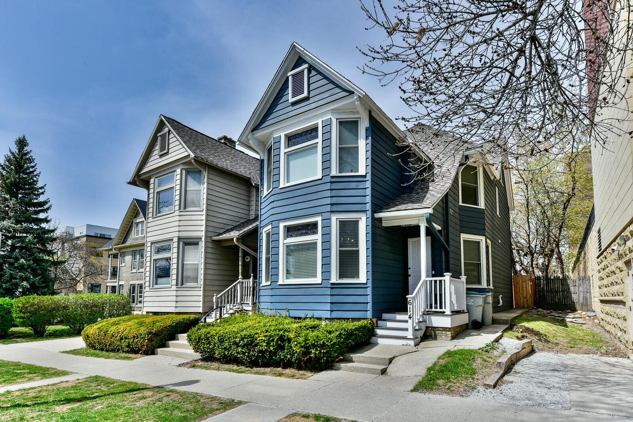 614 E Lyon St, Milwaukee, WI 53202