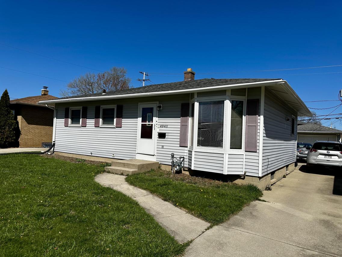 4948 S 15th St, Milwaukee, WI 53221