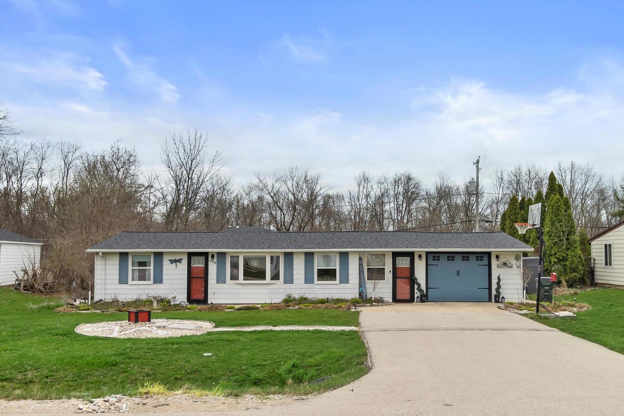 10338 Root River, Caledonia, WI 53108