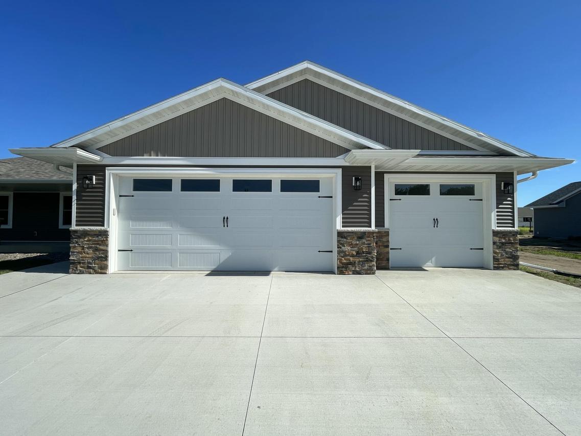 1937 Golden Gate Way, Holmen, WI 54636