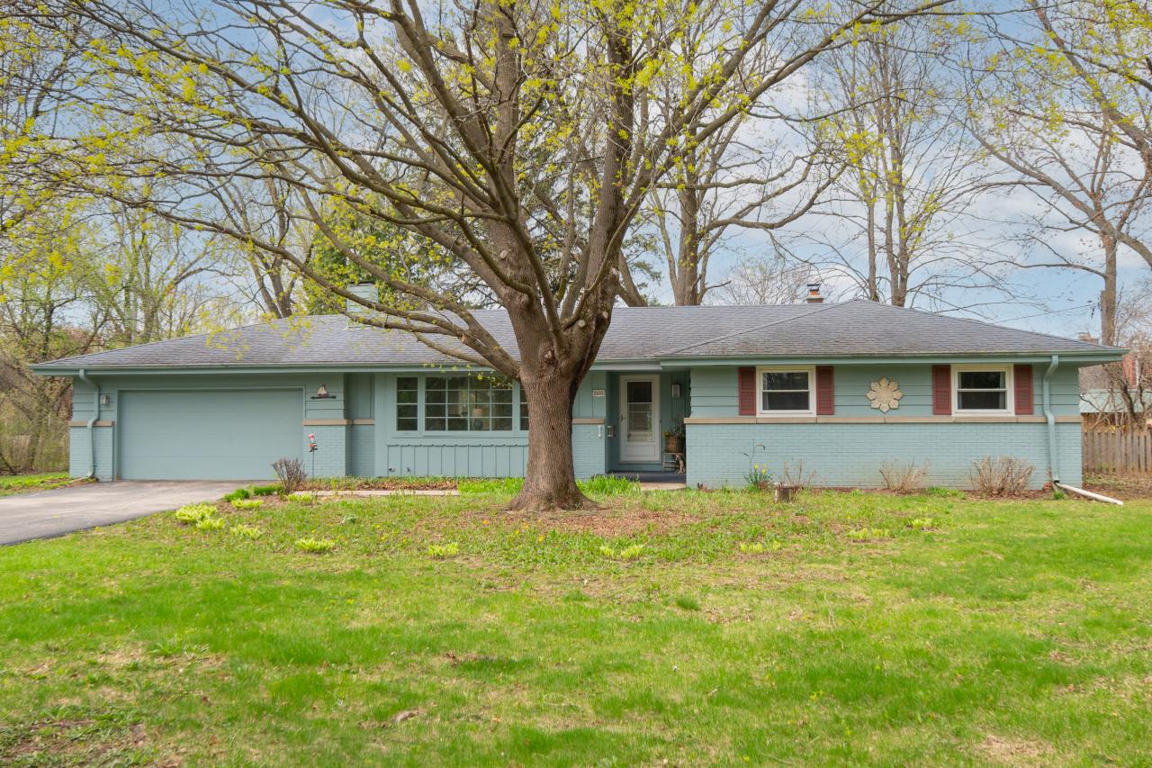 2685 Forest View, Brookfield, WI 53005