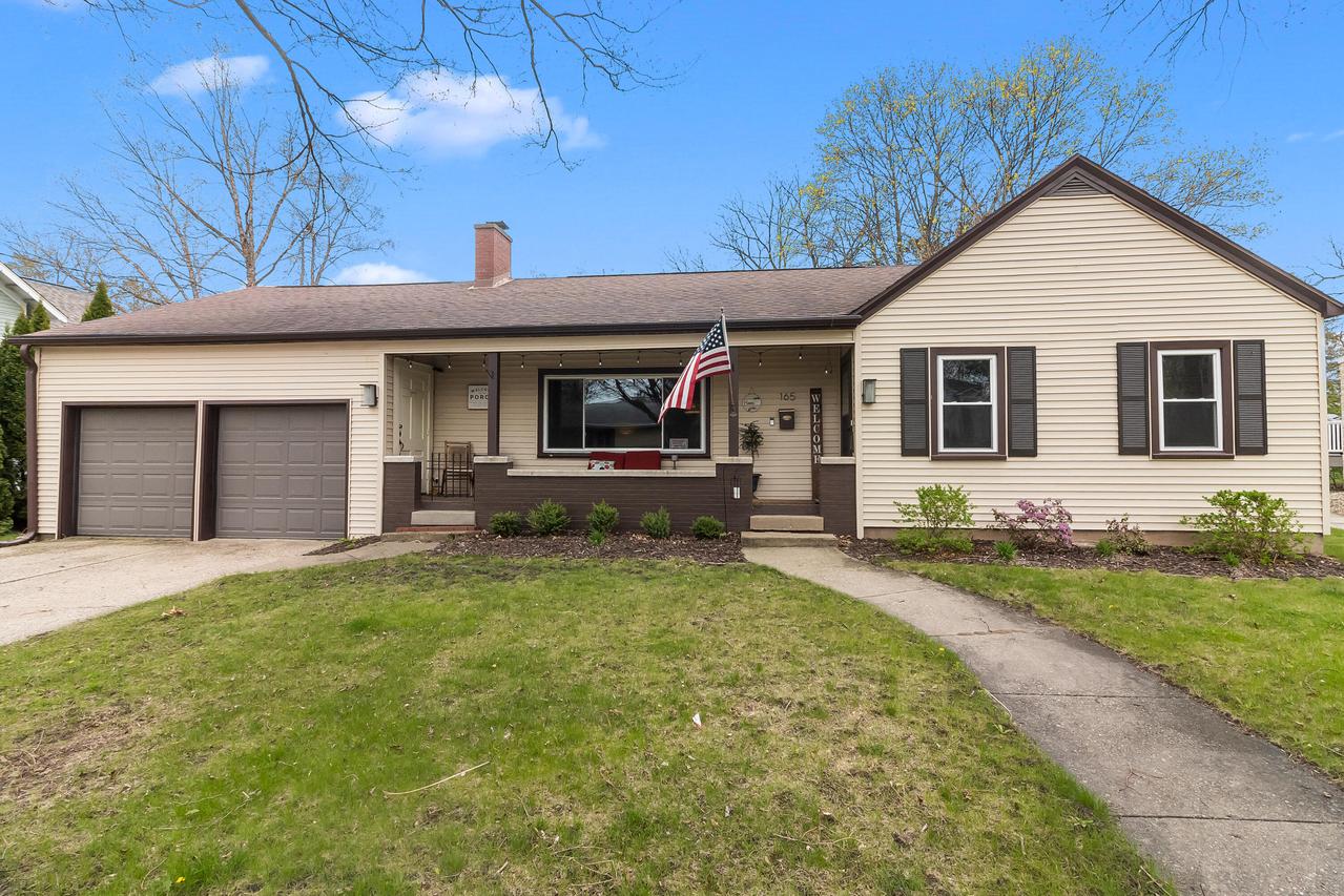 165 N Esterly Ave, Whitewater, WI 53190