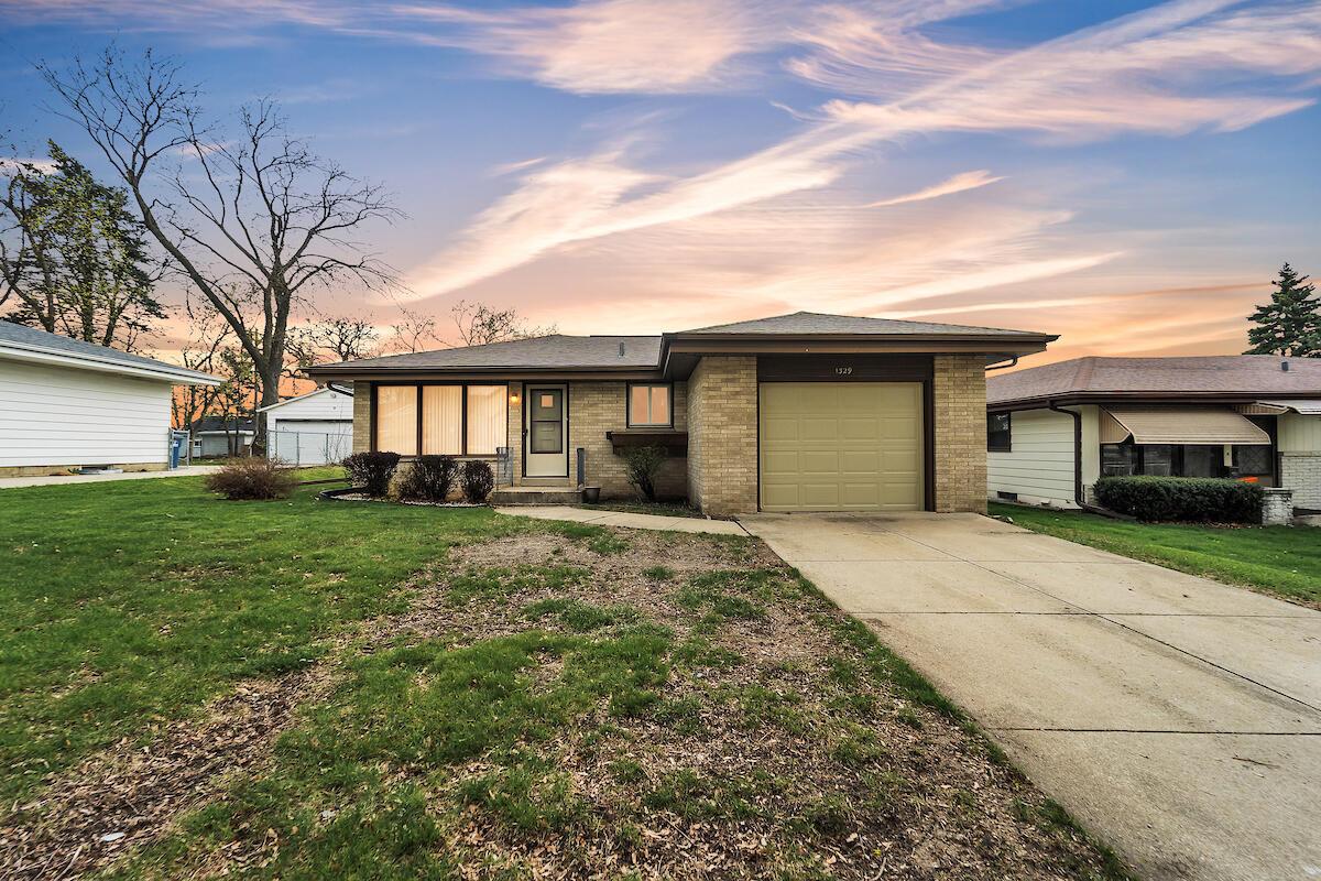 1329 Virginia St, Racine, WI 53405