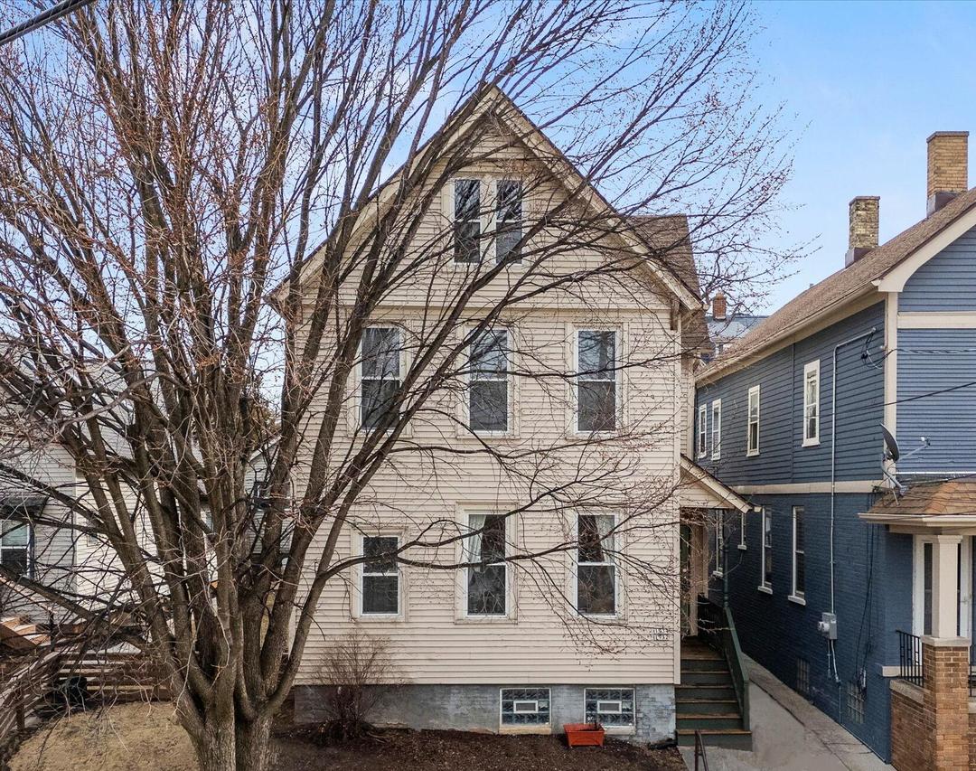 1932 N Warren Ave #1934, Milwaukee, WI 53202