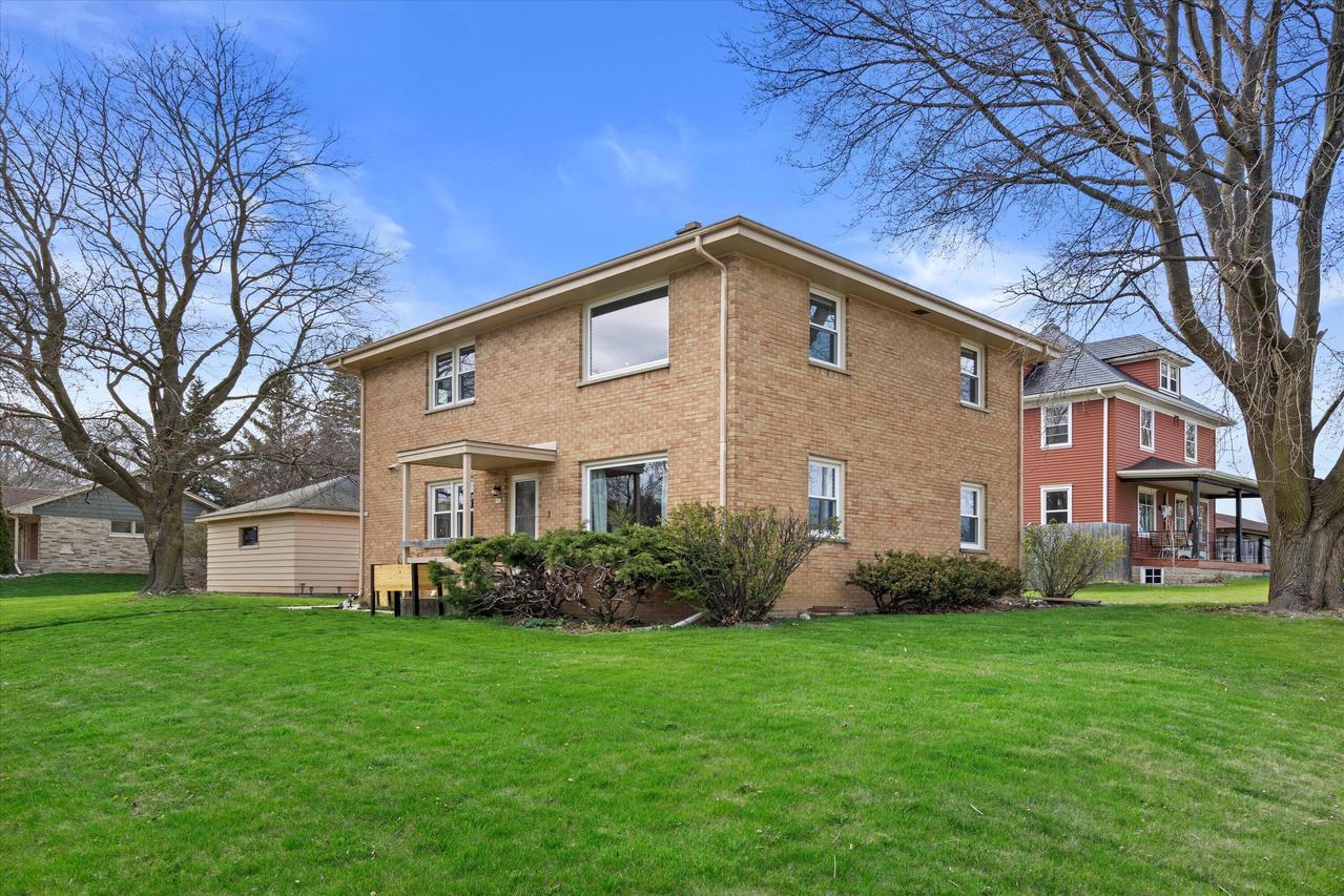 102 W Jefferson St #104, Port Washington, WI 53074