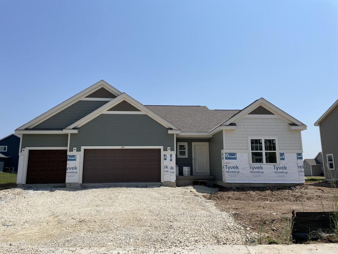 684 N Sparrow Way, Grafton, WI 53024