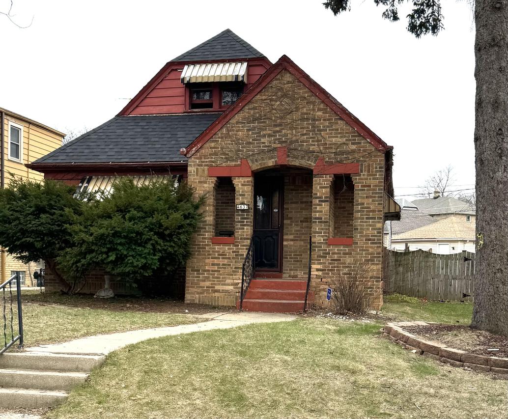 4637 W Scranton Pl, Milwaukee, WI 53216