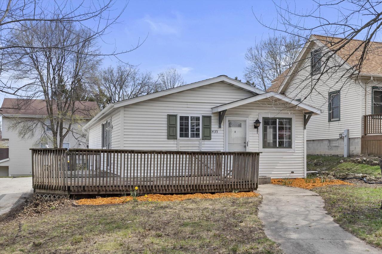 1435 Cleveland Ave, Waukesha, WI 53186