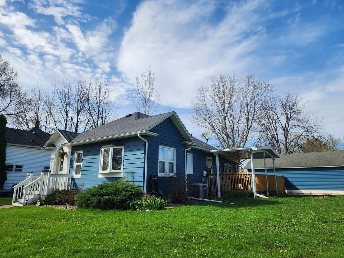 15708 E 2nd St, Ettrick, WI 54627