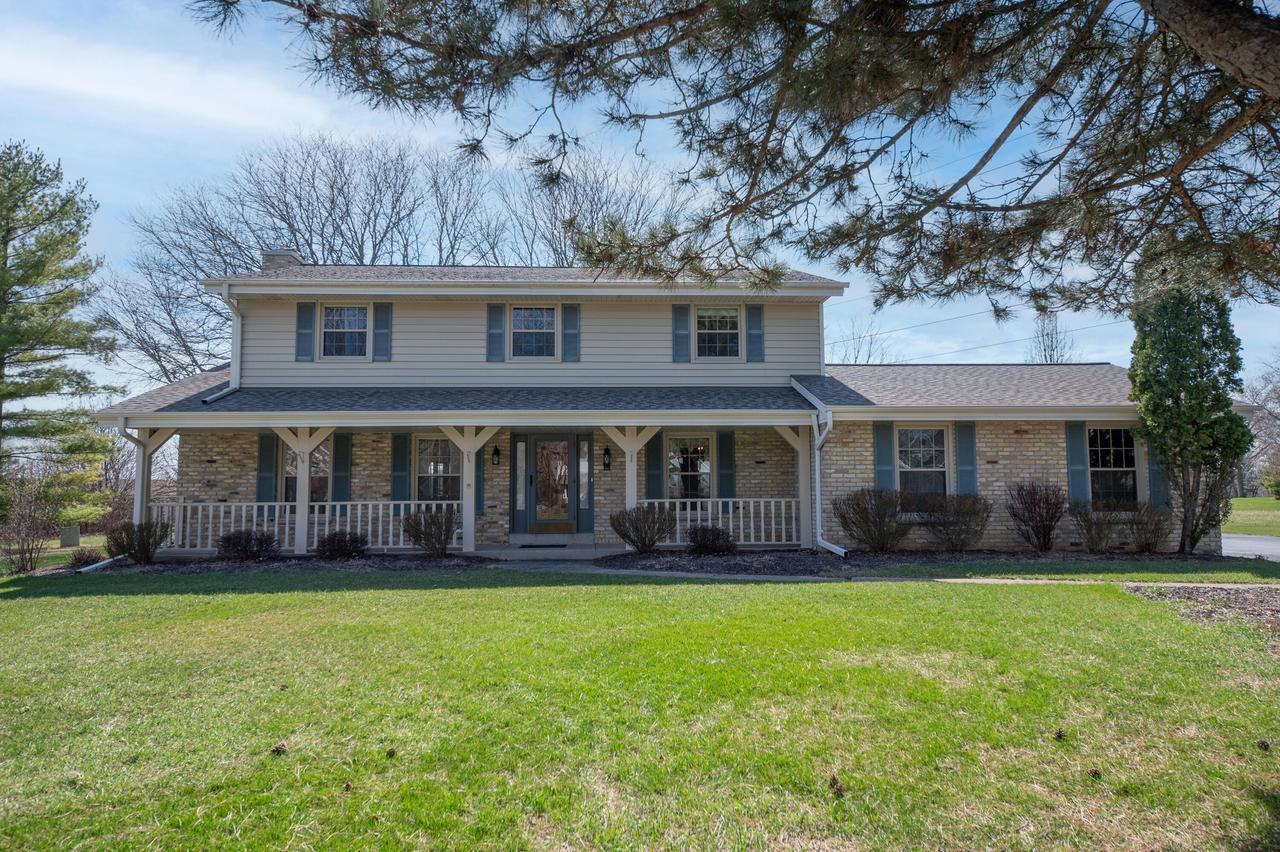 1365 Lexington Ct, Brookfield, WI 53045