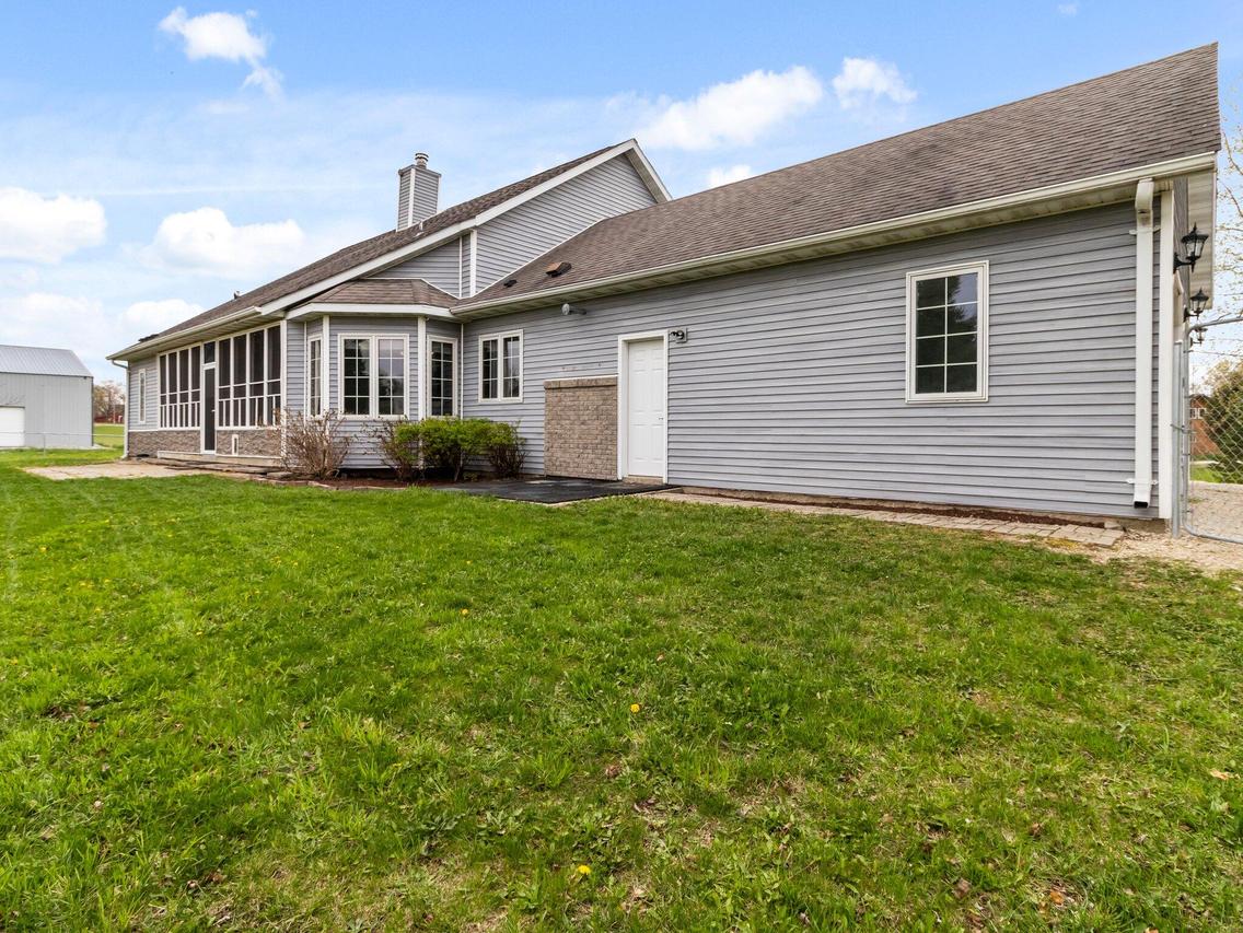 33228 Washington Ave, Rochester, WI 53105