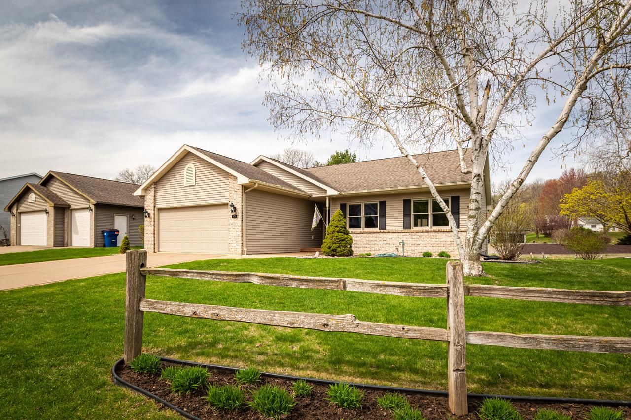525 Eagle Ct, Onalaska, WI 54650