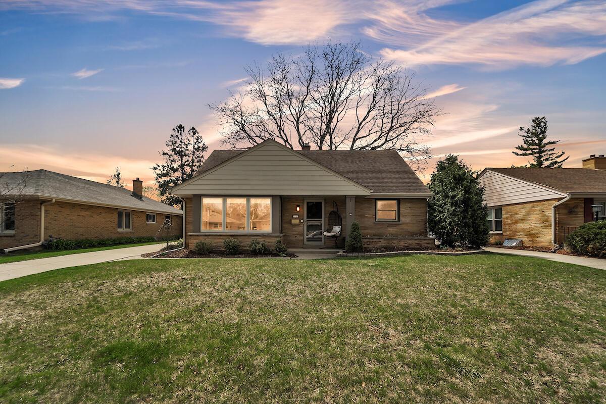 7831 W Manitoba St, West Allis, WI 53219