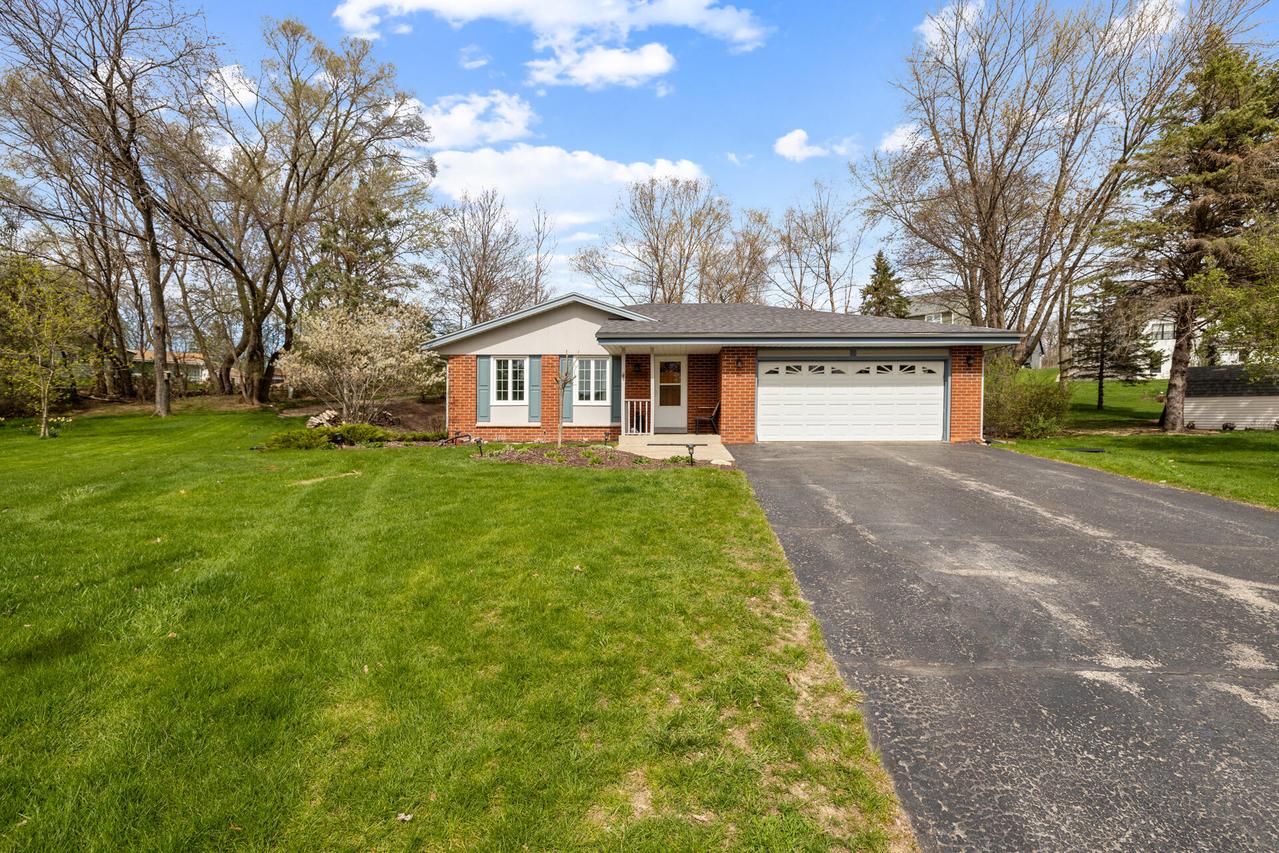 N69W23778 Sari Ct, Sussex, WI 53089